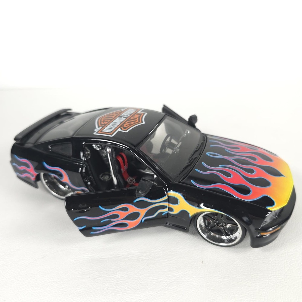 MAISTO 2006‎ FORD MUSTANG GT HARLEY DAVIDSON EDITION 1/24 SCALE DIECAST CAR RARE